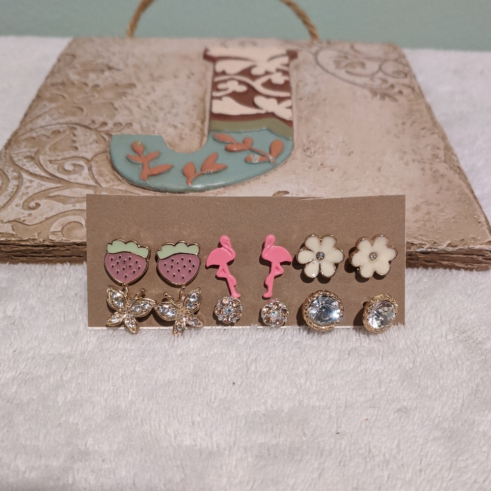 ♦️ B2G1FREE ♦️ set of 6 stud earrings, 🍓,🦩,🌼,🦋